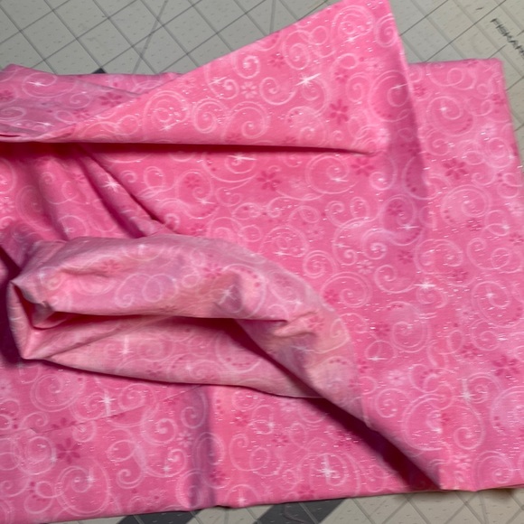 Sparkle Fabric! 💯 Cotton! 2 yards Laundered & Pressed! Very Pretty! - Picture 1 of 4